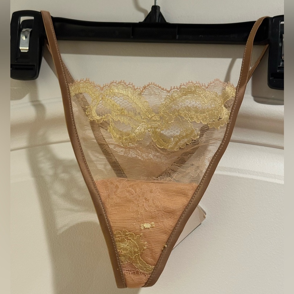La Perla Glamour NWT Thong Underwear with bow lace detail